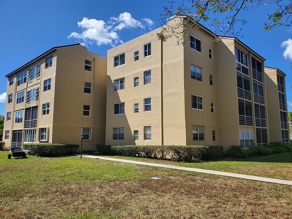 1st image of 2811 Somerset Drive #404