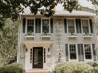 30 Locust Ave, Hampton, VA 23661