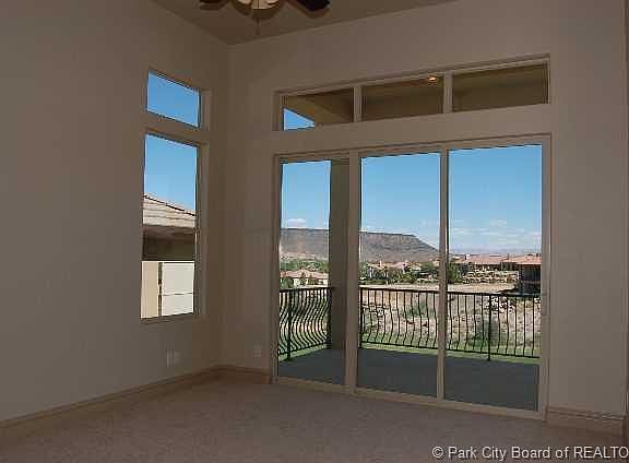 5th image of 221 N Emeraud Dr