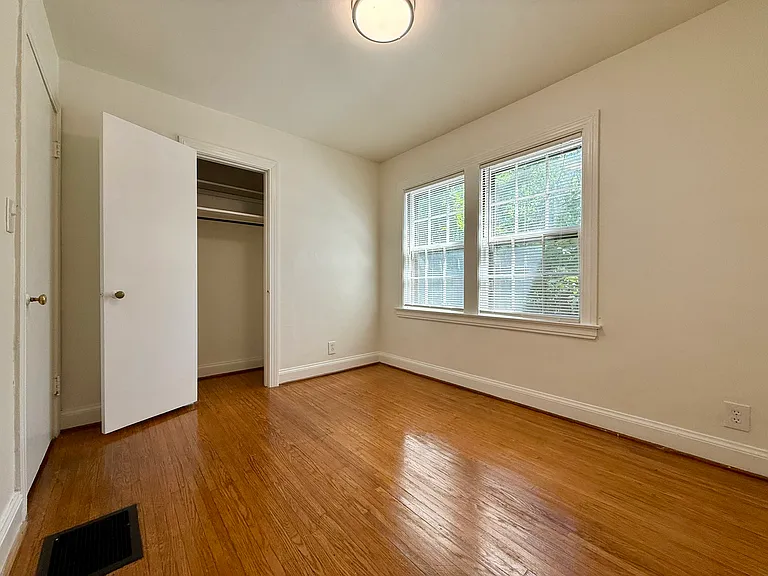2466 Grinstead Dr — Photo 26
