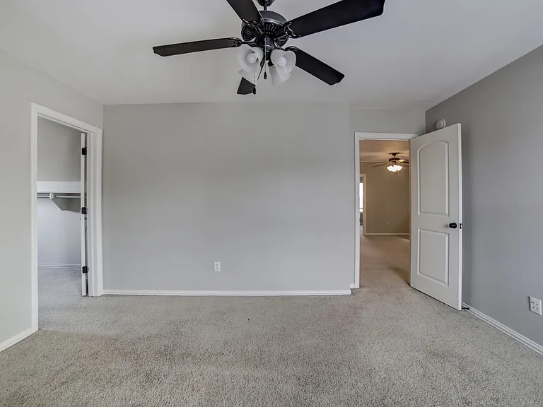 819 E Seattle Pl — Photo 32