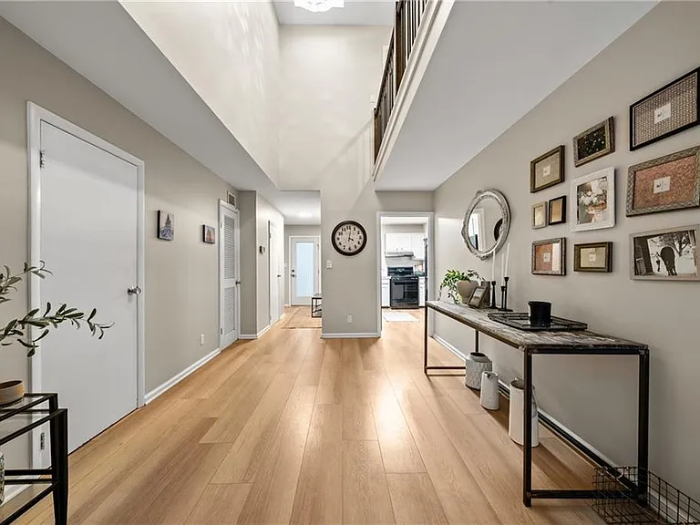 4300 Roswell Rd NE #28 — Photo 11