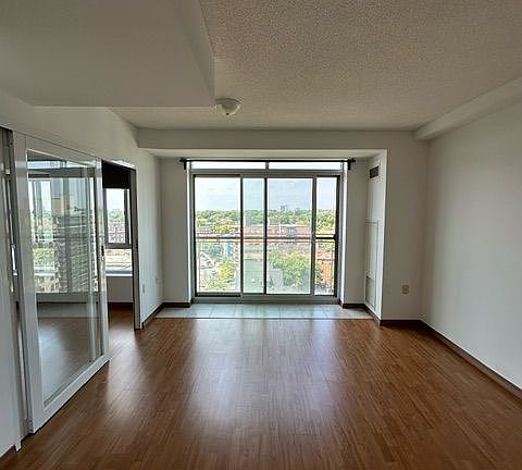 5th image of 15 Maplewood Ave #910