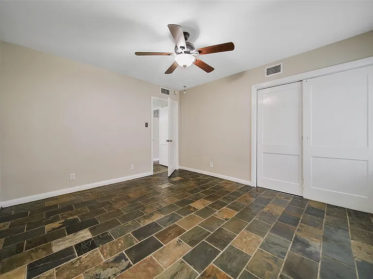 4505 Larch Ln — Photo 10