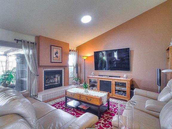 4th image of 2596 Magellan Ln