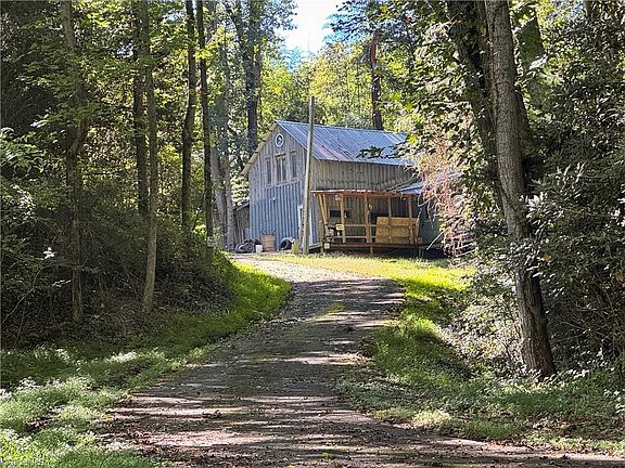 4th image of 463 Simpson Mill Rd