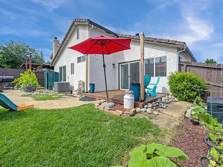 201 Stavros Ct — Photo 17