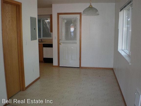 3rd image of 44 W Hillcrest Dr APT 8