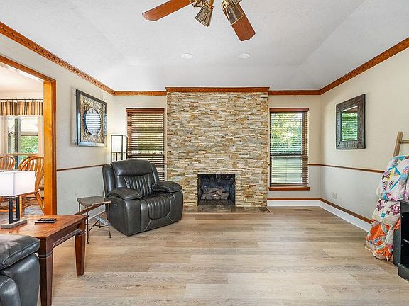 5th image of 2341 Squirrel Rd