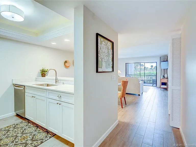 5553 NE Gulfstream Way — Photo 7