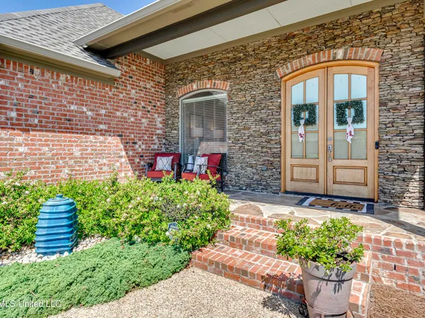 216 Emerald Cir, Brandon, MS 39047