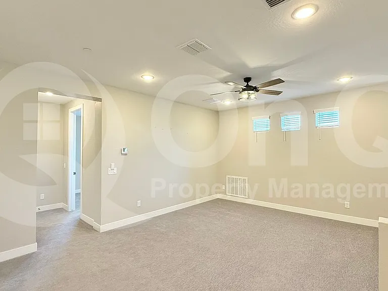 1906 N 140th Dr — Photo 13