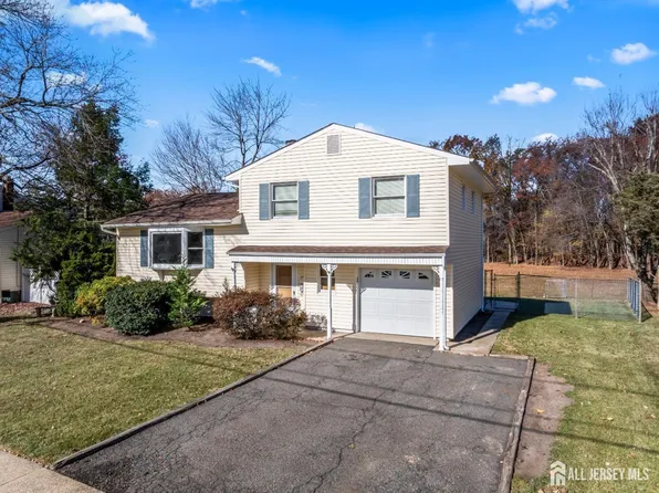 26 Karen Pl, Edison, NJ 08817