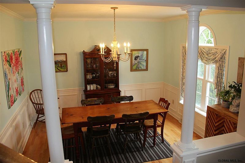 2nd image of 7 SUNDANCE Drive