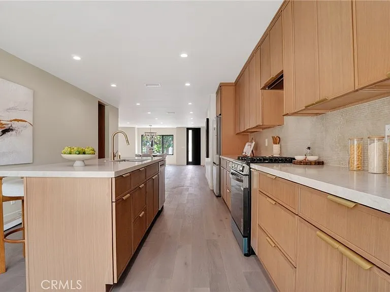 4819 Genesta — Photo 33