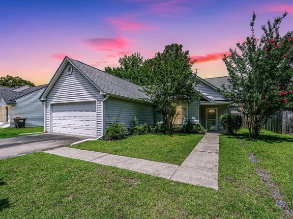 207 Apache Dr, Summerville, SC 29483