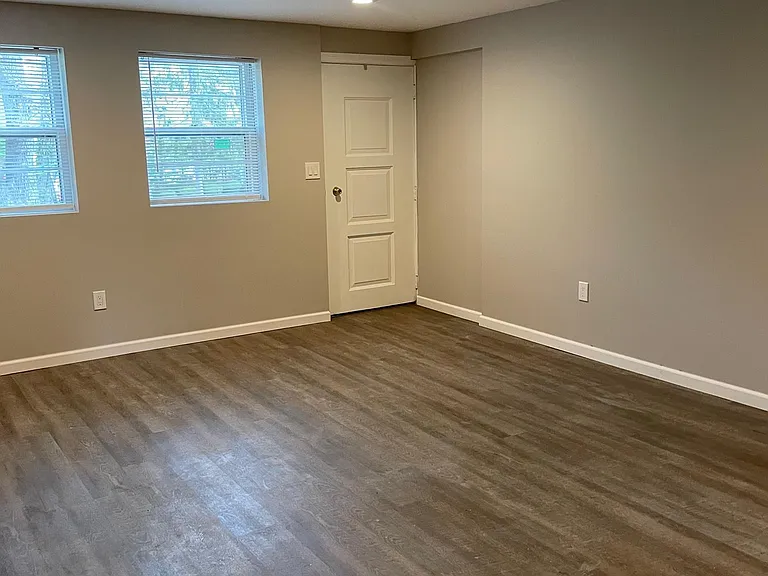 34 Port Jefferson Rd — Photo 6