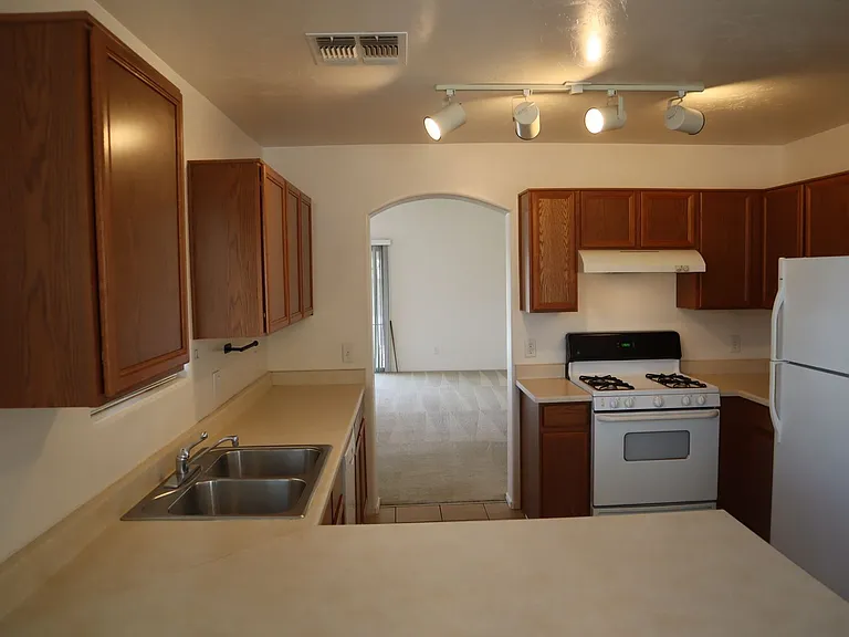 3011 Copper Pointe Dr — Photo 4