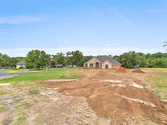 3rd image of 1004 Lady Amber Ct
