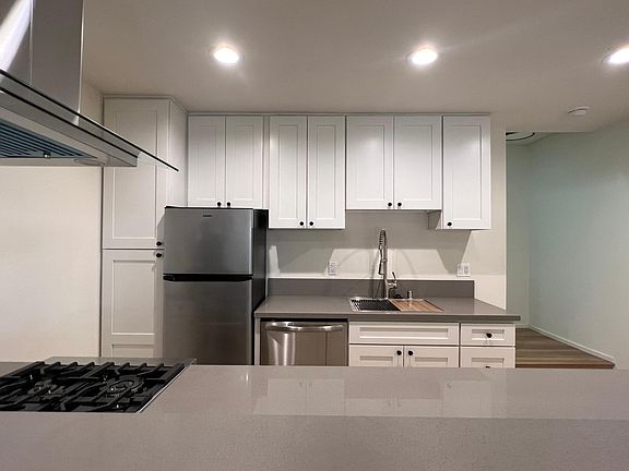 5th image of 11120 Hartsook St #2
