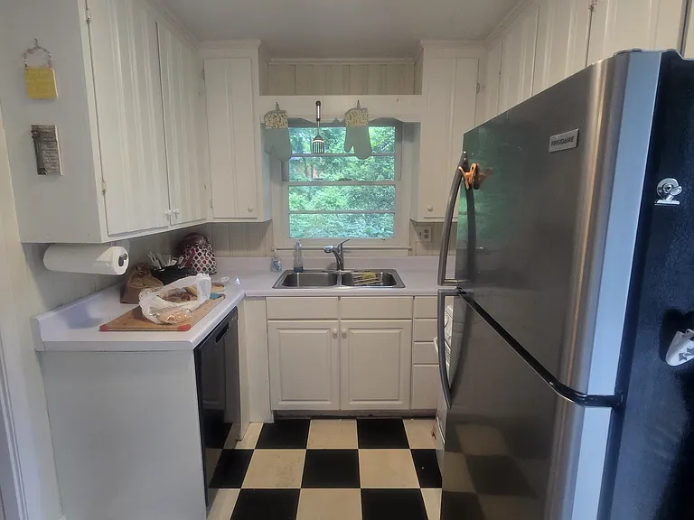 240 Habersham Dr — Photo 24