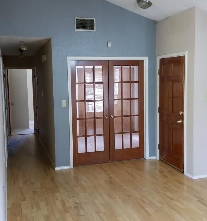 2nd image of 5715 Congressional Dr