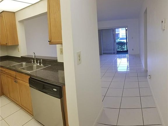 4th image of 4146 NW 90th Ave APT 102
