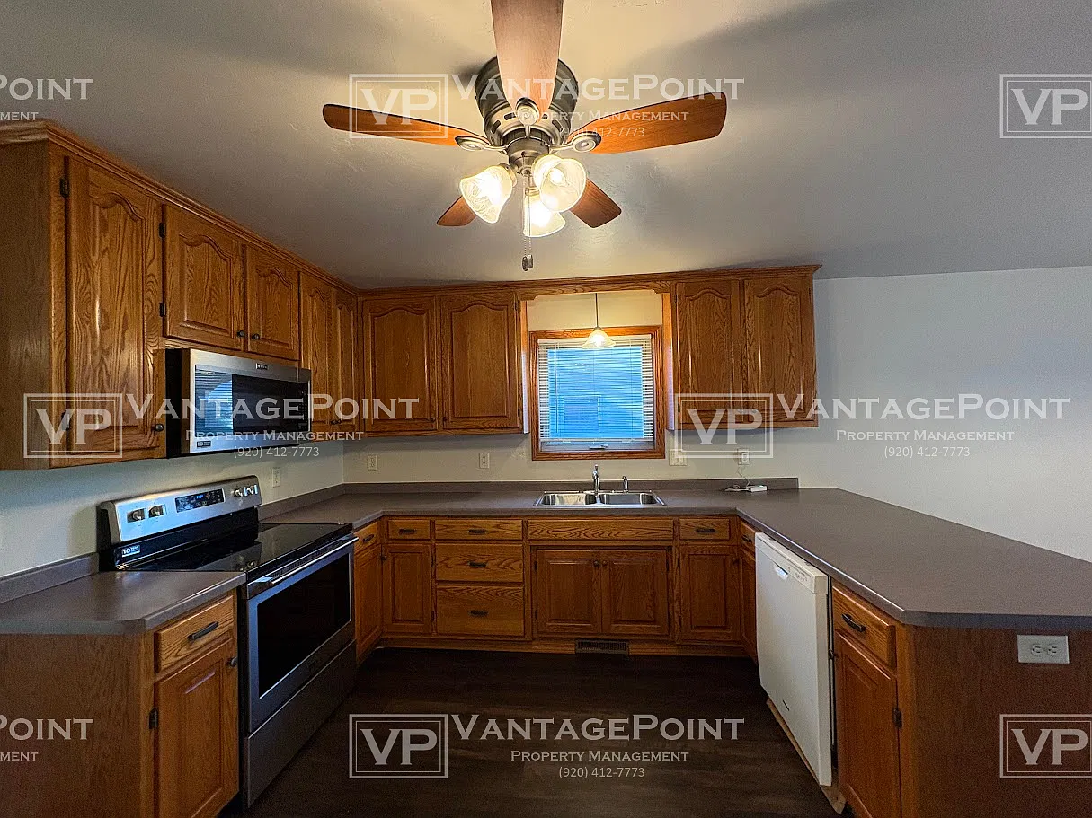 2274 - 2276 Red Tail Glen - 2276 — Photo 3