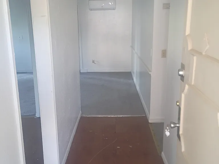 1520 Hampton Dr — Photo 3