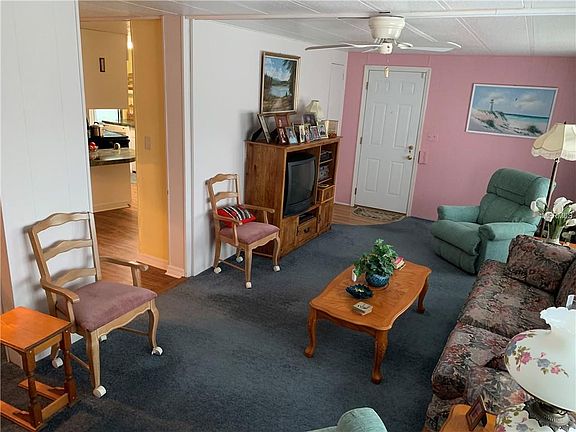 4th image of 127 Dolphin Dr S