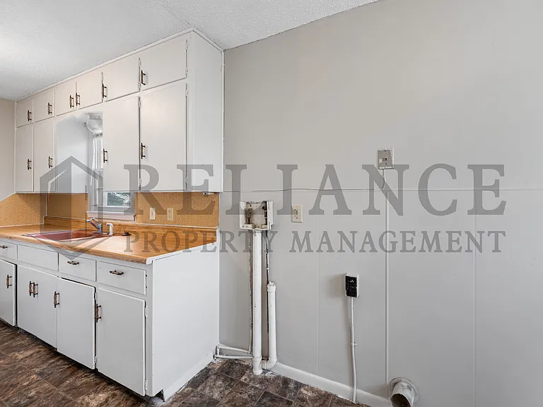 2732 N Grove St — Photo 10