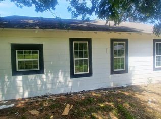 1204 W Kaufman St, Paris, TX 75460