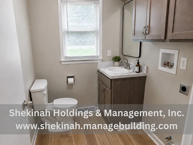 Half Bathroom & Laundry Hookups (Main Level)
