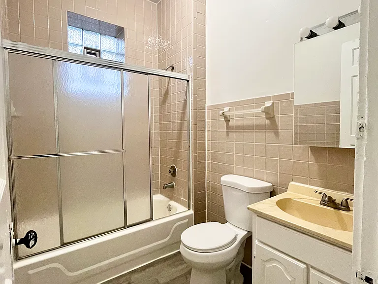 2706 S Saint Louis Ave #2F — Photo 8