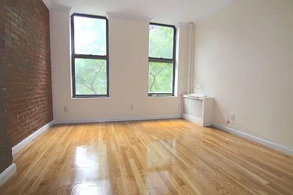 Rented by FirstService Realty (legacy) | media 18