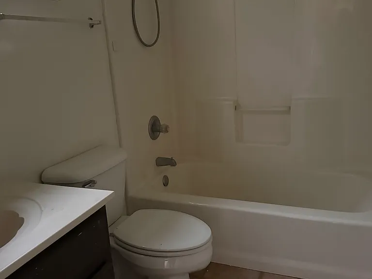 344 Bartlett Dr #E — Photo 17