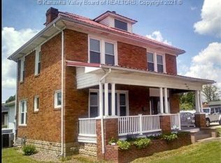 421 Midland Trl, Hurricane, WV 25526