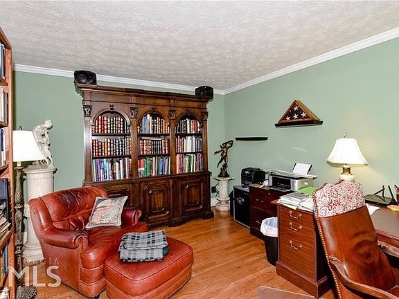 4th image of 1330 Midland Way