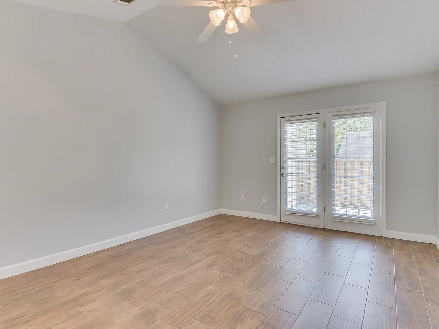 1609 Bradley Way - 1 — Photo 4