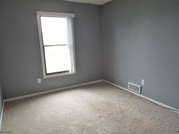 5th image of 86 Heritage Ln #310