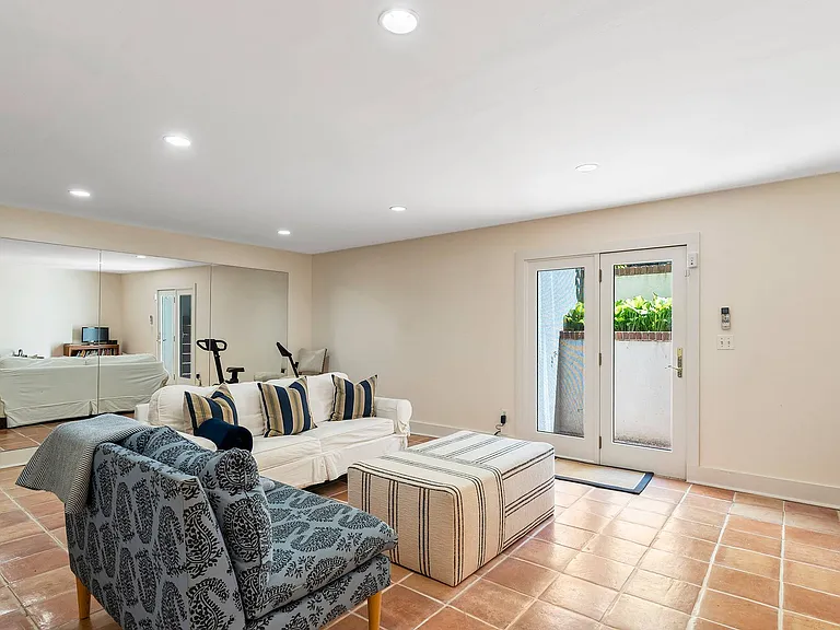 2221 Scuttle Hole Rd — Photo 32