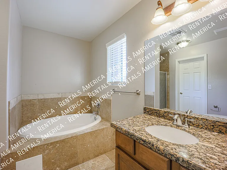 771 E Laredo St — Photo 28