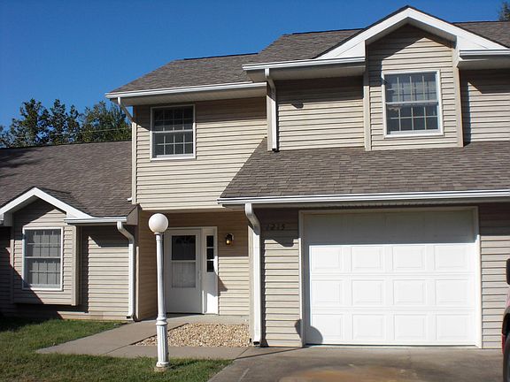 Front of apartment with outside light
