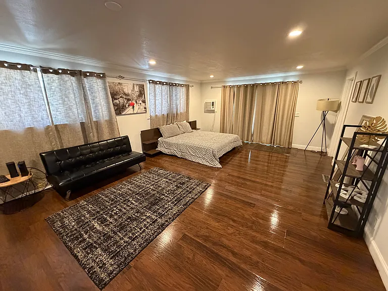 1060 Cheyenne Dr — Photo 2