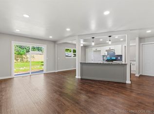 320 N Cedar St, Owasso, OK 74055