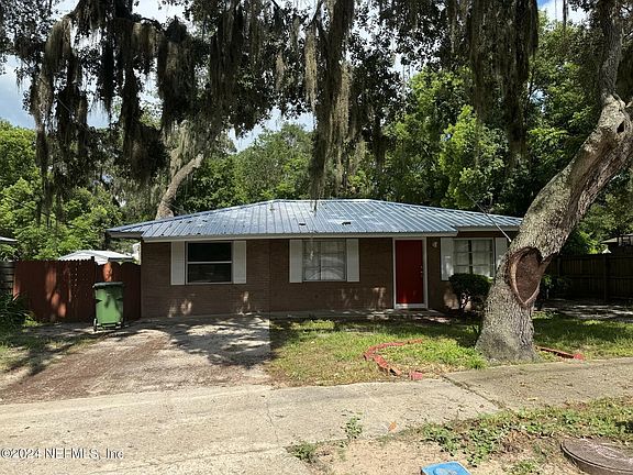 2nd image of 717 S 15TH Street