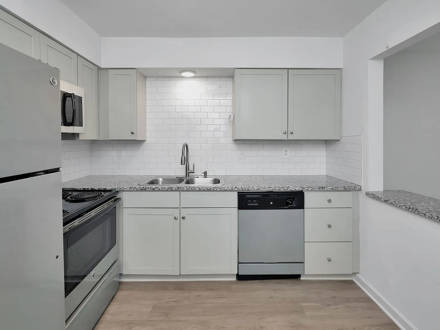 Parkside Place — Photo 3