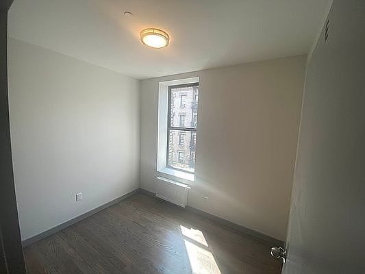 3rd image of 565 W 144th St APT 4B
