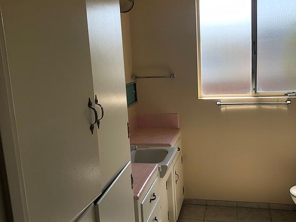 3rd image of 3350 San Luis St