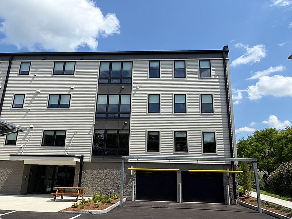 4th image of 15 Lexington St #6b2a09e5f
